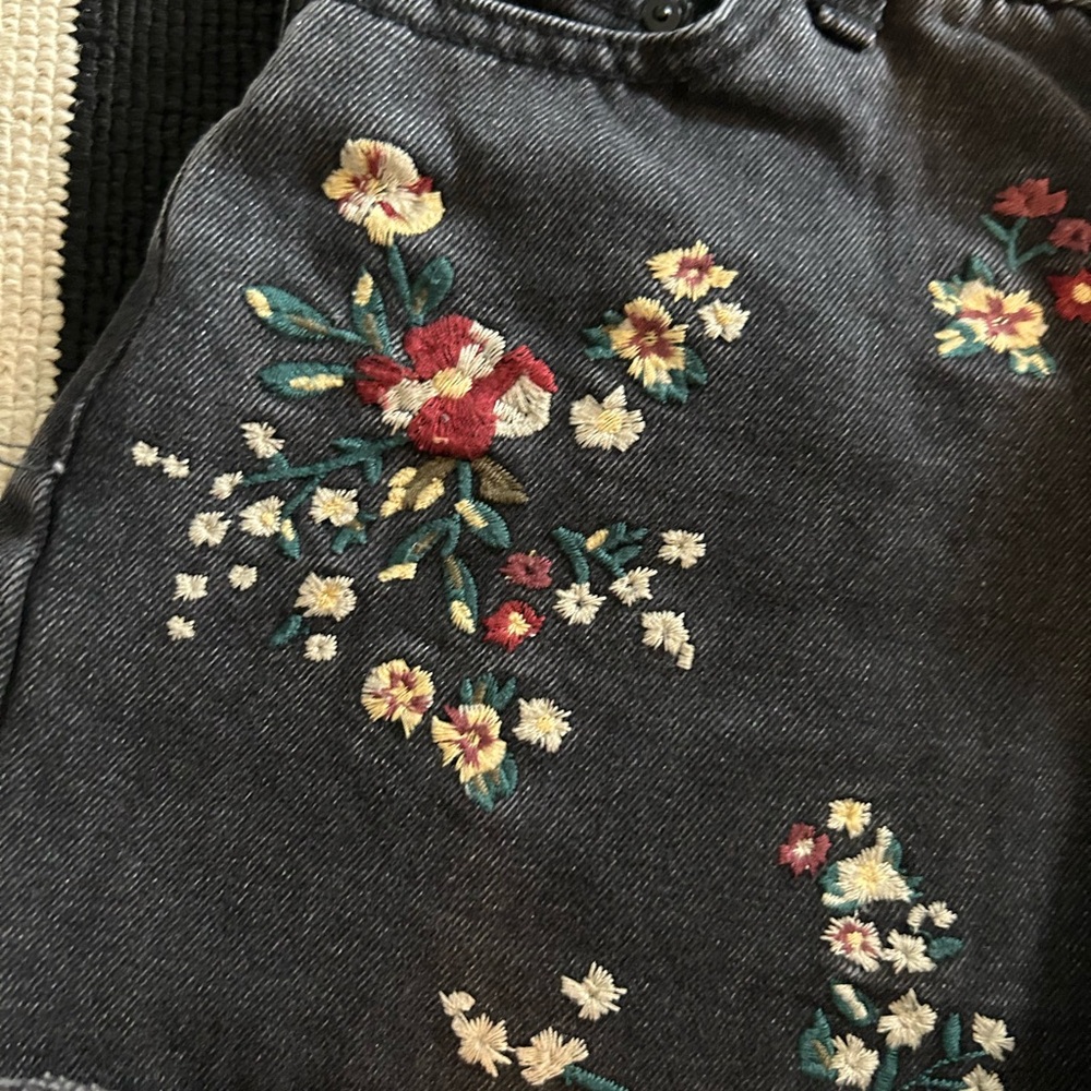 Black Denim embroidered Jean shorts - Picture 3 of 8